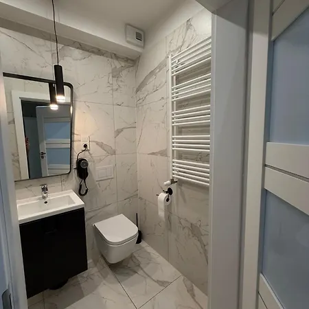 Apartment Prestiz Podfigorna 200 Metrow Od Centrum